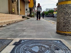 Pembangunan Trotoar Tanpa Guiding Block Disorot Pertuni Tulungagung