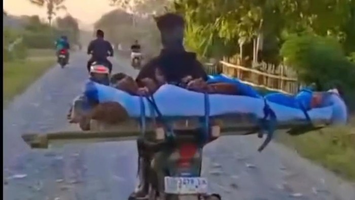 Viral Jenazah di Sulteng Dibonceng Motor gegara Ambulans Dipakai Rujuk Pasien