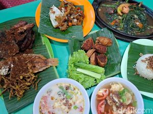 Video Menyantap Lalapan sampai Kalap, Sambal-Nasi Uduknya Juara!