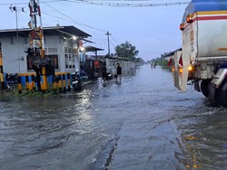Jalur Rel Stasiun Pekalongan-Sragi Terendam Banjir, 4 Perjalanan KA Dibatalkan