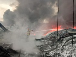 Pabrik Busa di Jepara Ludes Terbakar, Kerugian Capai Rp 5 Miliar