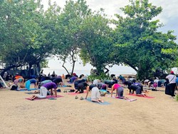 Joni Agung dan Perjalanan 16 Tahun Merawat Tubuh-Jiwa Lewat Yoga