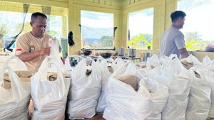 Tak Hanya Layani Satgas, Dapur Umum IPDN Bantu Ekonomi Warga Aceh Tamiang