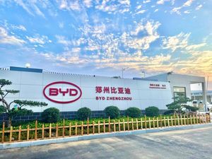 Mengintip Dapur Produksi BYD di China, Hampir Semuanya Dikerjain Robot