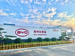 Mengintip Dapur Produksi BYD di China, Hampir Semuanya Dikerjain Robot