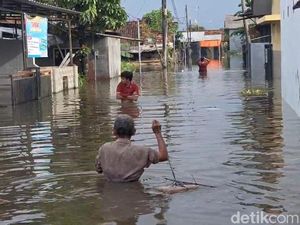 Kota Pekalongan Dikepung Banjir, Ratusan Warga Mengungsi
