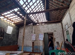 Cerita Ngerinya Saat Angin Puting Beliung Terjang Kotayasa Banyumas