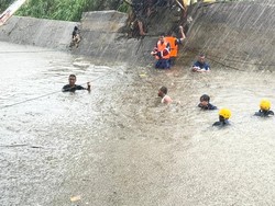Bocah Tenggalam Saat Berenang di Jembatan Sungai Buntung Jambi