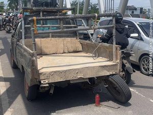 2 Mobil Mogok di Jembatan Barombong Makassar Picu Macet 2 Jam