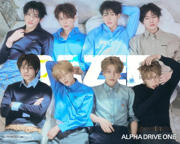 ALPHA DRIVE ONE berpose seakan-akan terbangun dari mimpi dalam pemotretan bersama DAZED Korea. Mereka siap menyongsong mimpi untuk menjadi kenyataan.