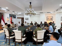 Prabowo Rapat Rutin dengan Pimpinan TNI, Beri Arahan soal Strategi Pertahanan