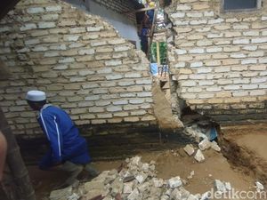 Ngeri Tanah Bergerak di Pamekasan Bikin Rumah Warga Terbelah