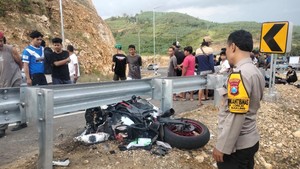 Moge Selip Tabrak Pembatas di JLS Blitar, Pemotor Asal Pasuruan Tewas