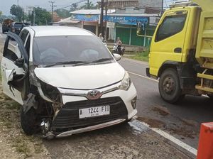 Toyota Calya Seruduk Dua Motor di Pringsewu, Tiga Orang Patah Kaki
