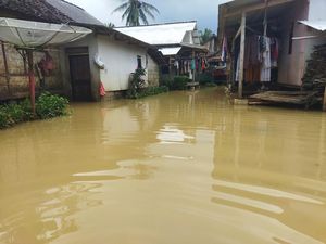 Lelah Langganan Banjir, Warga Pandeglang Usul Normalisasi-Restorasi Sungai