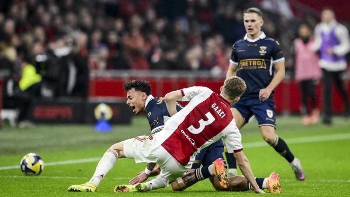 Ajax Vs Go Ahead Eagles 2-2, Dean James Cs Curi Poin di Amsterdam