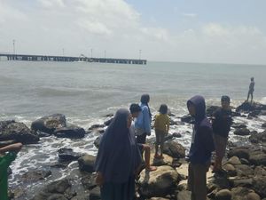 Anak Tenggelam di Belakang Stadion Barombong Makassar, Tim SAR Cari