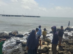 Anak Tenggelam di Belakang Stadion Barombong Makassar, Tim SAR Cari