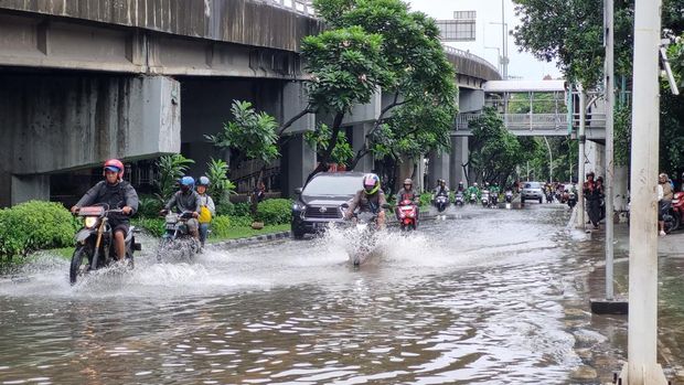 Banjir di Jalan Ahmad Yani, Jakarta Pusat (Taufiq/detikcom)