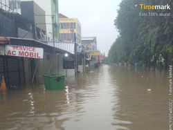 Kelapa Gading Banjir, Jalan Boulevard hingga Pegangsaan Dua Terendam