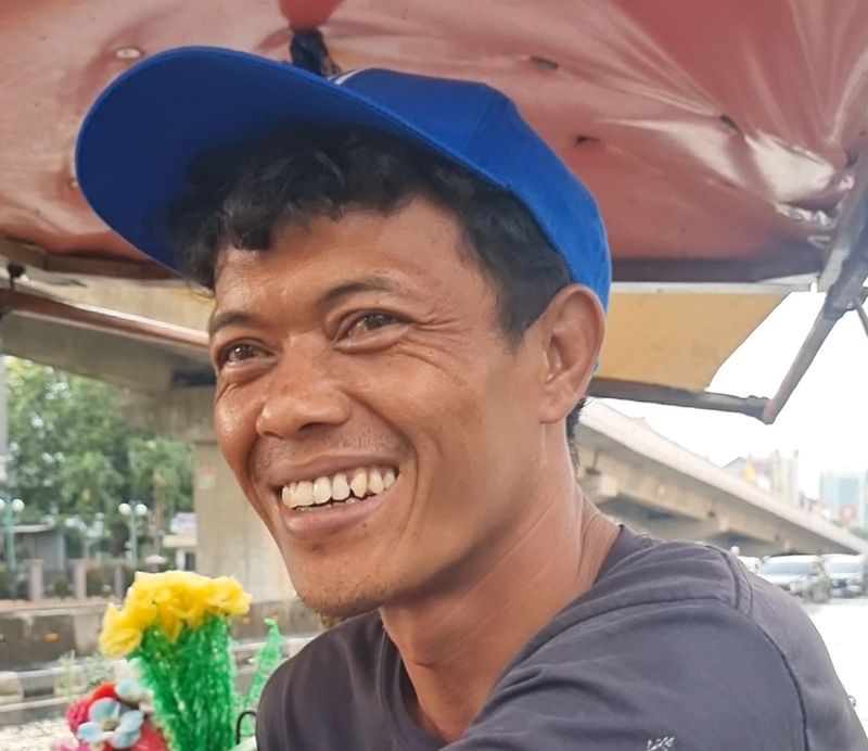 Delman melintas saat banjir di Kelapa Gading (Taufiq/detikcom)