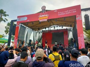 Manggung di Pontianak, Rian DMasiv Curhat Senang Bisa Ngopi di Asiang