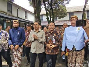 Kondisi Mulai Kondusif, Menbud Fadli Zon Tiba di Keraton Solo