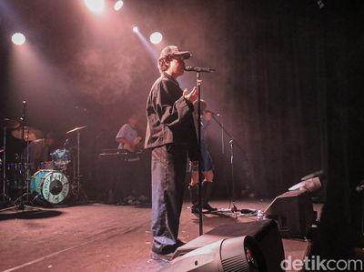 Hindia Ciptakan Malam Penuh Emosi di M Bloc Space