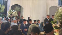Momen Hangat Prabowo-Jokowi Berbincang Usai Jadi Saksi Nikah Sekpri Prabowo