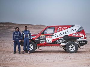 Dua Pebalap Indonesia Cetak Sejarah di Balapan Ekstrem Reli Dakar