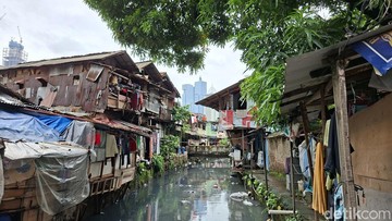 Pemprov DKI Mau Tata 445 RW Kumuh, Bantaran Rel Jadi Prioritas