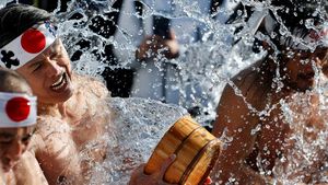 Menyucikan Diri Lewat Ritual Air Dingin di Tokyo