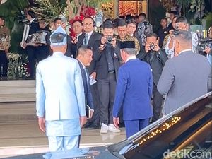 Video Prabowo-Jokowi Hadiri Pernikahan Sekpri Prabowo