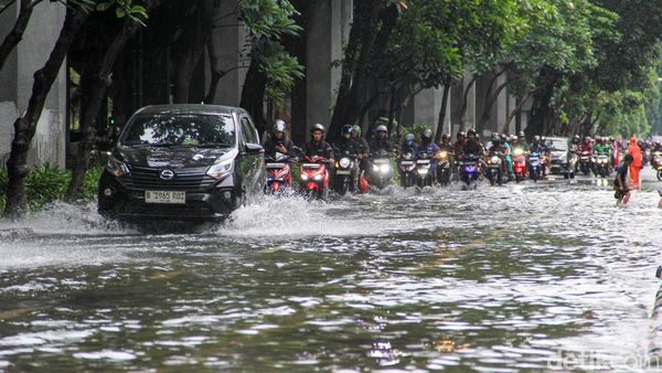 Potret Jalan-Gempol Malang Jakpus Tergenang Usai Hujan Semalaman