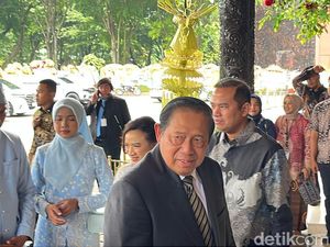 SBY Tiba di TMII untuk Hadiri Pernikahan Sekpri Prabowo