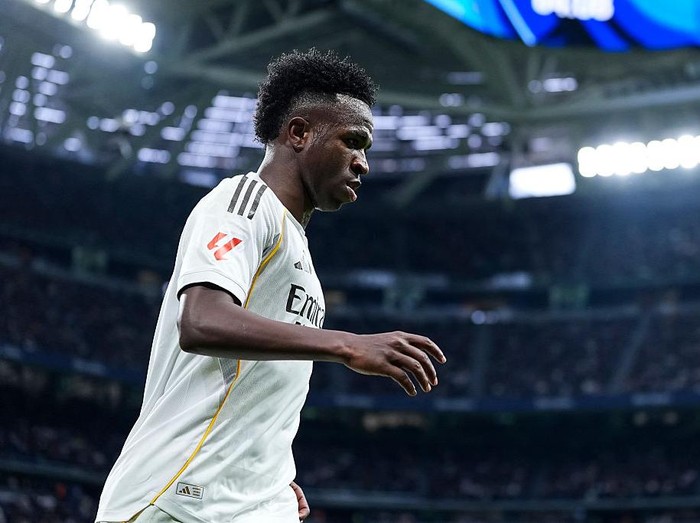 MADRID, SPAIN - JANUARY 17: Vinicius Junior of Real Madrid CF gestures during the Spanish League, LaLiga EA Sports, football match played between Real Madrid and Levante UD at Bernabeu stadium on January 17, 2026, in Madrid, Spain. (Photo By Oscar J. Barroso/Europa Press via Getty Images)