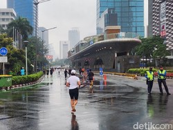 Warga Tetap Lari di CFD Jakpus Meski Gerimis: Olahraga Cuma Hari Minggu