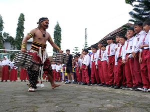 Pegawai Inti SPPG Diangkat Jadi PPPK, Ekonom Sorot Karier-Pengakuan Relawan
