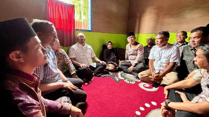 Wakil Ketua DPR: Jembatan-Jalan Rusak di Pasaman Tunggu Izin Administrasi