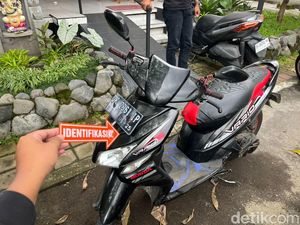 Polisi Bekuk Lansia Pecongkel Jok Motor di Lapangan Puputan Klungkung