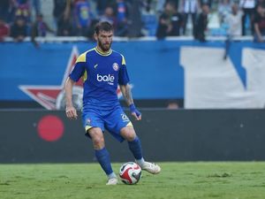 Luiz Gustavo Absen hingga Akhir Musim Akibat Cedera ACL