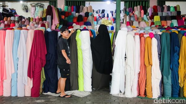 Dulu Ramai Jadi Primadona Penjualan Tekstil, Kini Pasar Cipadu Kian Sepi