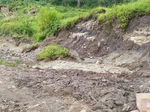 Tanah Bergerak di Manggarai Timur, 26 Rumah-Kuburan Rusak