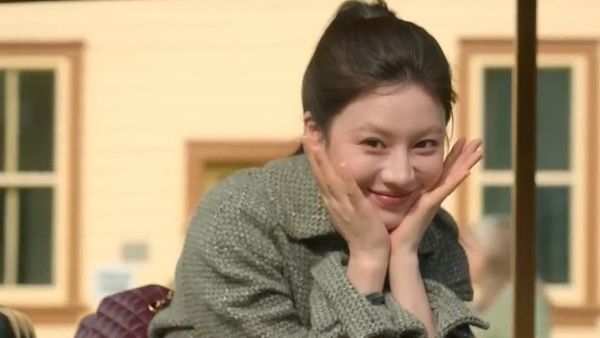 7 Gaya Go Youn Jung Jadi Princess Chanel di Can This Love Be Translated