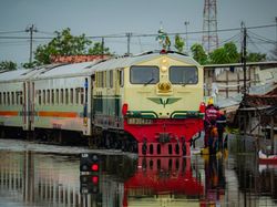 KAI Buka-bukaan Kondisi Terkini Jalur Kereta yang Kebanjiran