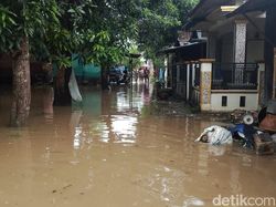 Banjir Rendam Ratusan Rumah di Bangkaloa Ilir Indramayu