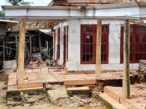 Rumah Rusak Akibat Tanah Bergerak, Warga Pamekasan Pilih Mengungsi