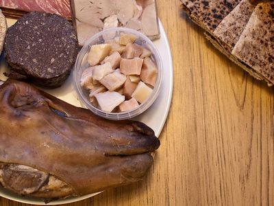 Bikin Geleng Kepala! 10 Makanan Ini Dicap Paling Buruk di Dunia