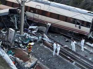 7 Fakta 2 Kereta Adu Banteng di Spanyol hingga Jatuh Puluhan Korban Jiwa