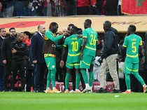 Video Momen Mane Bujuk Pemain Senegal Masuk Lapangan dan Panenka Diaz Gatot